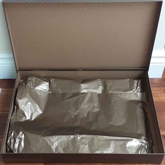 AUTHENTIC GUCCI GG GUCCISSIMA LOGO WOOL / CASHMERE FRINGED BLANKET - Picture 10 of 11